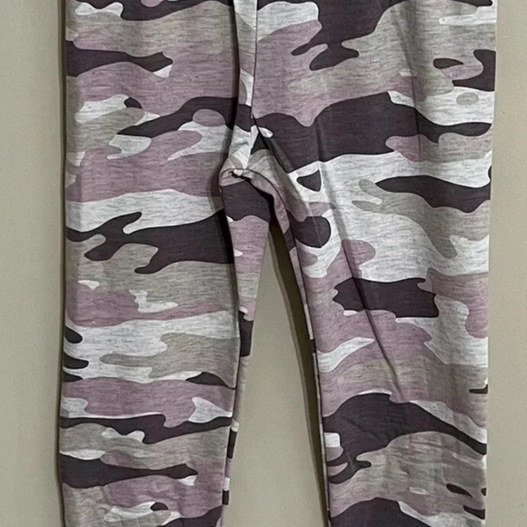 Jessica Simpson Kids' 3-piece 3T Pink Camo Set - Picture 4 of 15